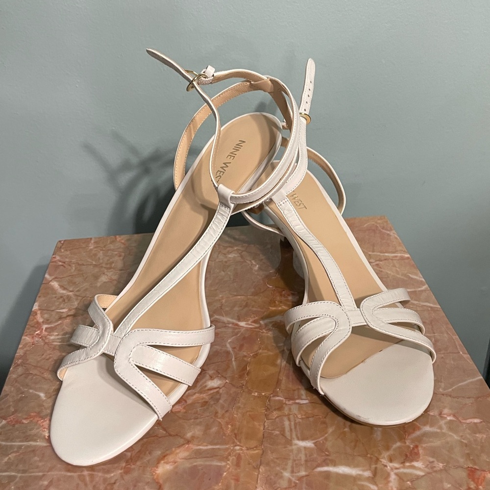 Nine West. Odarlin White heel